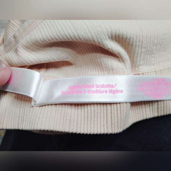 2 for 30$ Pink Victoria secret bralette - Picture 7 of 8